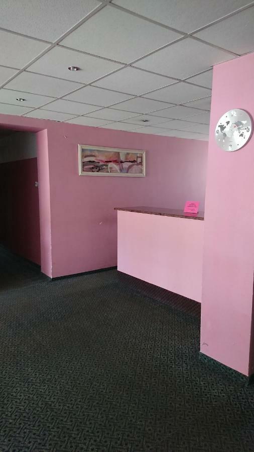 Gamma Hotel Līvāni エクステリア 写真
